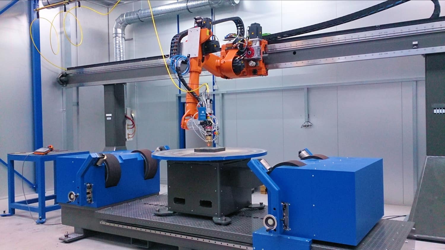  Portalachse für wandmontierten Roboter, Hub frei wählbar, Verfahrgeschwindigkeit frei wählbar bis max. 60m/min. 